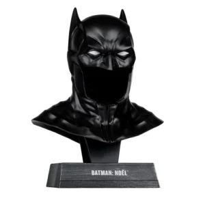 Statues & Collectibles