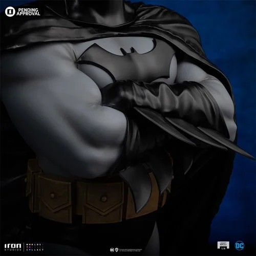 Batman DC Comics Trinity Legacy Replica 1:4 Scale Limited Edition Statue - Image 11