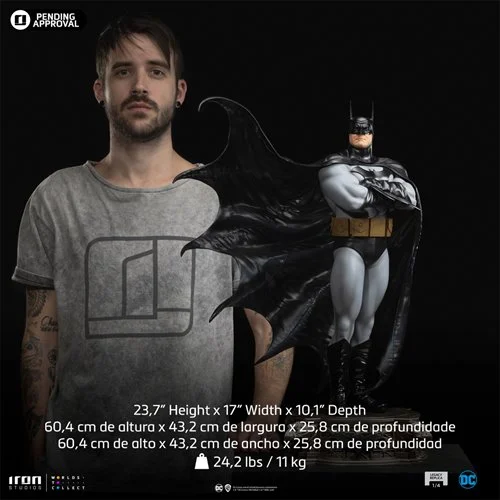 Batman DC Comics Trinity Legacy Replica 1:4 Scale Limited Edition Statue - Image 3